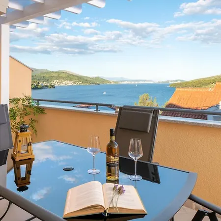 A Apartment Marina